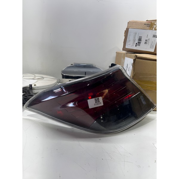Lanterna Traseira Esquerda Fumê Prisma 2013 2016 Original