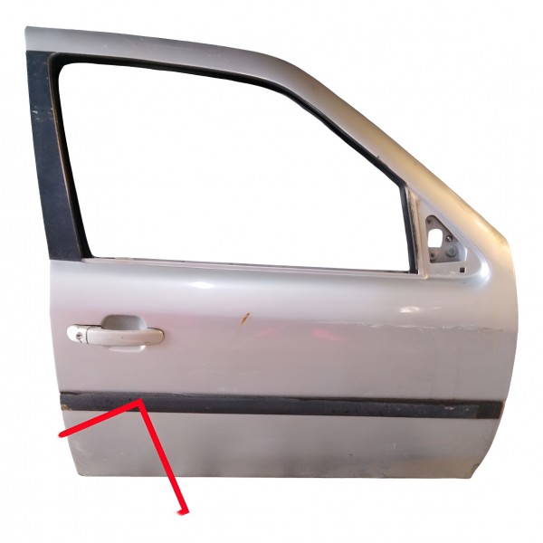 Porta Dianteira Direita Volkswagen Gol G4 2013 (detalhe)